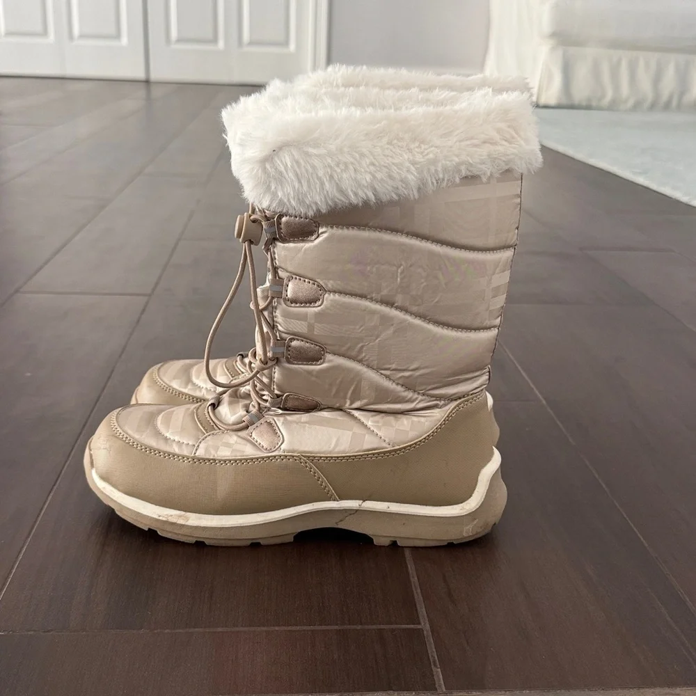 Lands End Faux Fur Lined Gold Boots for Girls